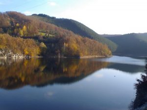 jezero-vrutci-zmajevo-jezero