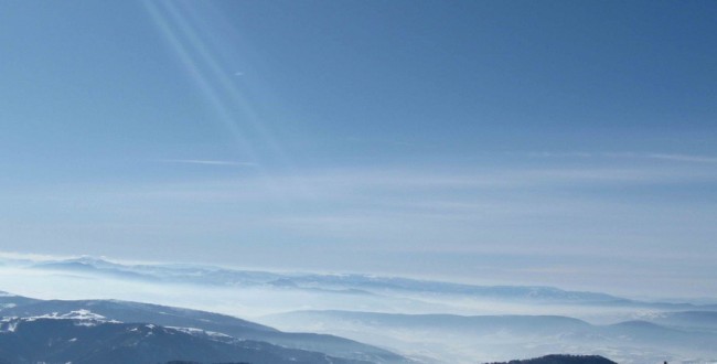 Pogled na Bugarsku sa vrha Babinog zuba Skijanje na Babinom zubu - Stara planina