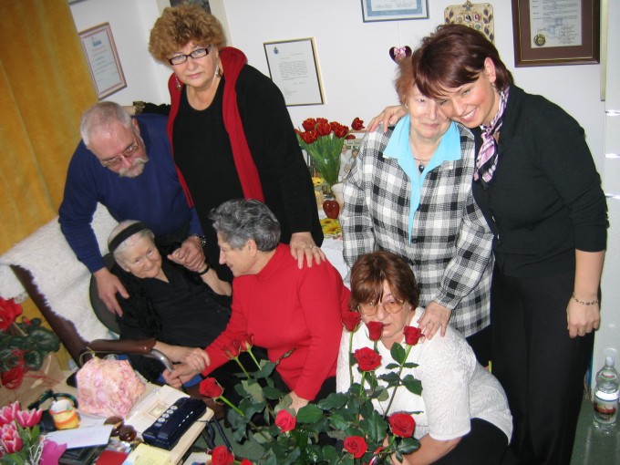 Irena Sendler sa decom koju je spasila - 2005-a godina