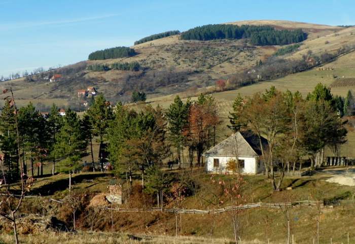 Škola u selu Gornje Košlje, photo by Vladimir Mijailović