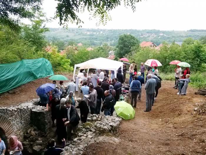 Liturgija na grobu gde su sahranjeni Sveti Ermil i Stratonik Beogradski_15