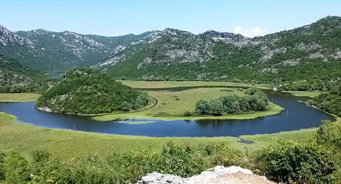 Skadarsko jezero vidikovac - Najbolje domaće vino iz Rijeke Crnojevića – Vranac Djuraškovića