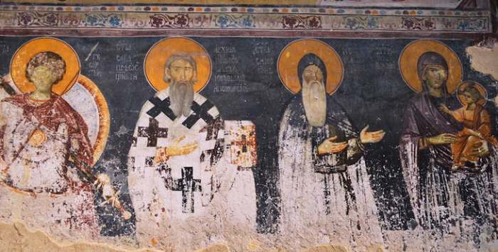 Reč Arhiepiskop nastala je od grčke reči “arhi” (iznad; nad; gospostven) i egipatske “mandra” (stado). U Srbiji označava duhovnog vođu – starešinu važnijeg ili većeg broja manastira.