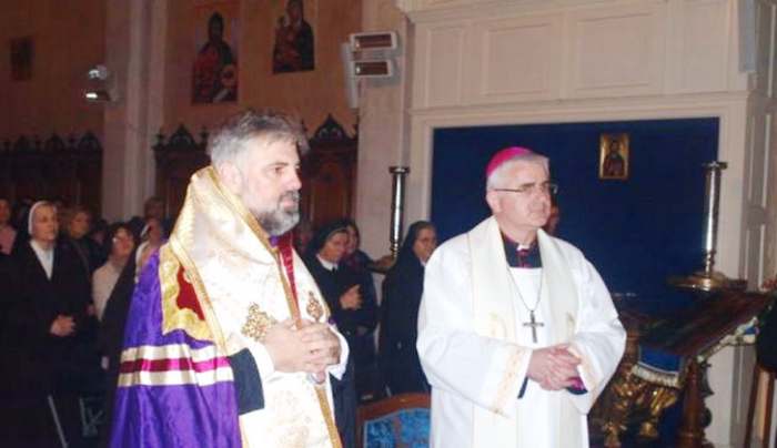 Zajednička-molitva-Episkop-Grigorije-i-biskup-Uzinić