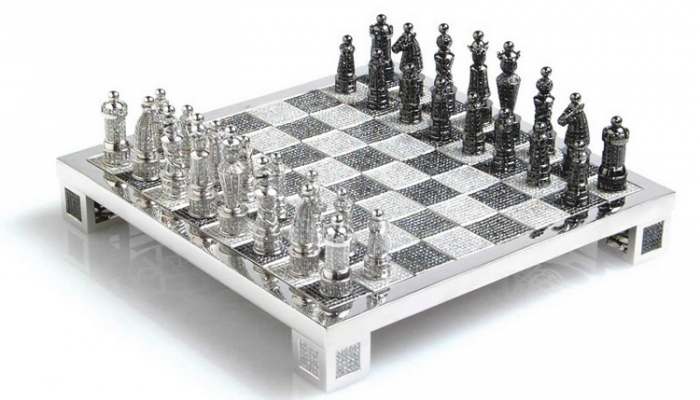 Šta je šah i Šahovska tabla od dijamanata Charles Hollander Royal