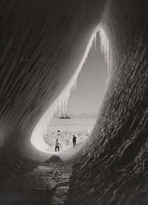 Pećina u santi leda, Antarktik, 1911