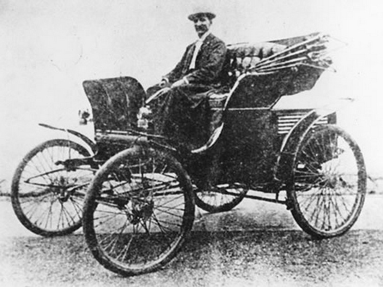 Jedan od prvih automobila - Ko je izmislio auto i provozao prvi automobil
