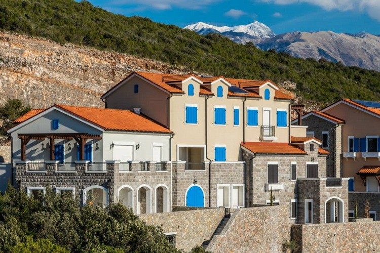 Luštica Bej vile - novi turistički grad na crnogorskom primorju