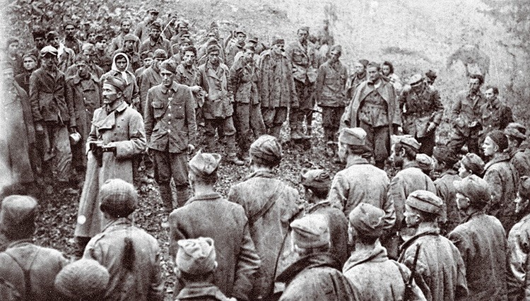 Bitka na Sutjesci - komandant Danilo Lekić govori borcima uoči proboja na Sutjesci