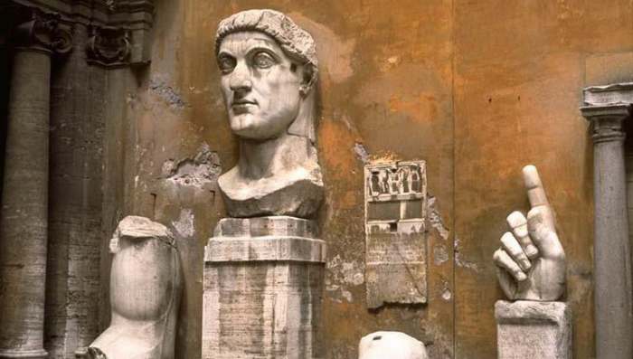 Konstantin Veliki rimski imperator statua