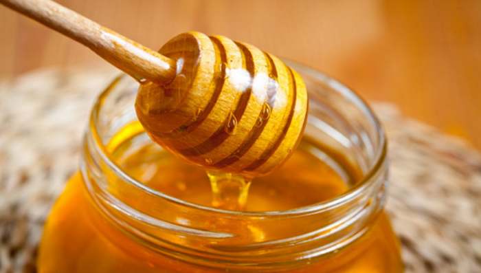 Med ili honey je hrana i lek koji se dobija od pčela vrste meda