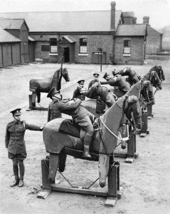 Trening konjanika 7 Korolevskog husarskog puka 1935 godine