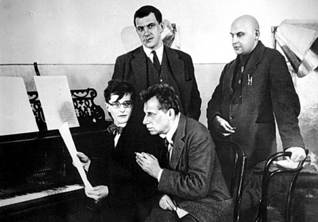 Četiri genija umetnosti Šostakovič, Mejhold, Majakovski i Rodčenko