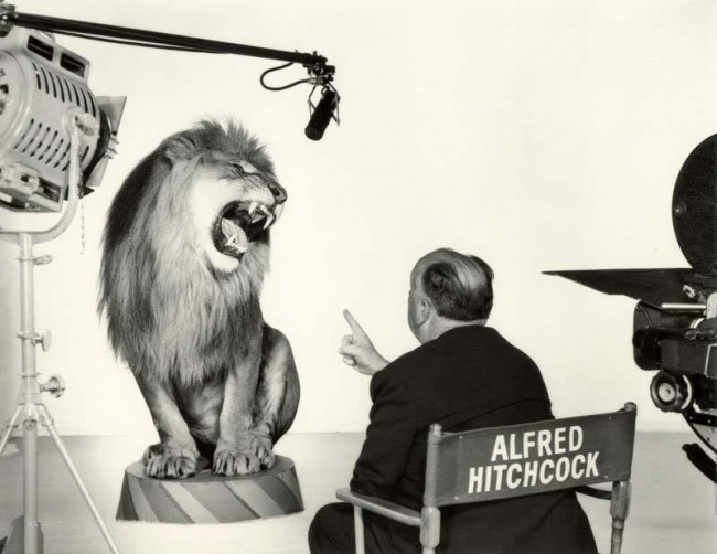 Alfred Hičkok na snimanju čuvene špice za Metro Goldwin Mayer 1958 godine