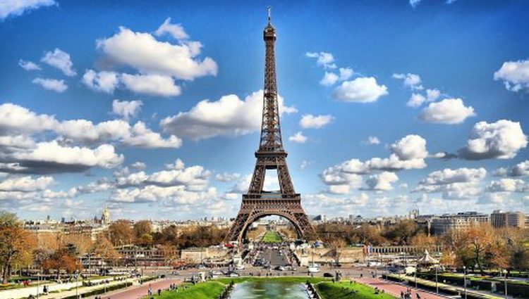 Evropa u XX veku - moda, umetnost, kultura Pariz i Ajfelova kula panorama grada