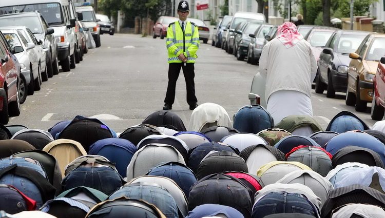 Muslimani u Britaniji - FIlm o izbeglicama koje nećete videti na TV-u