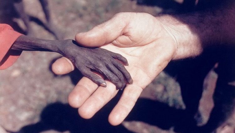 Narodne Poslovice o dobročinstvu Crno dete i ruka spasa