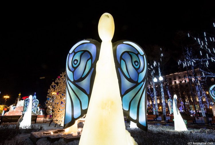 Новый год в Москве - Ангелы с крыльями бабочек