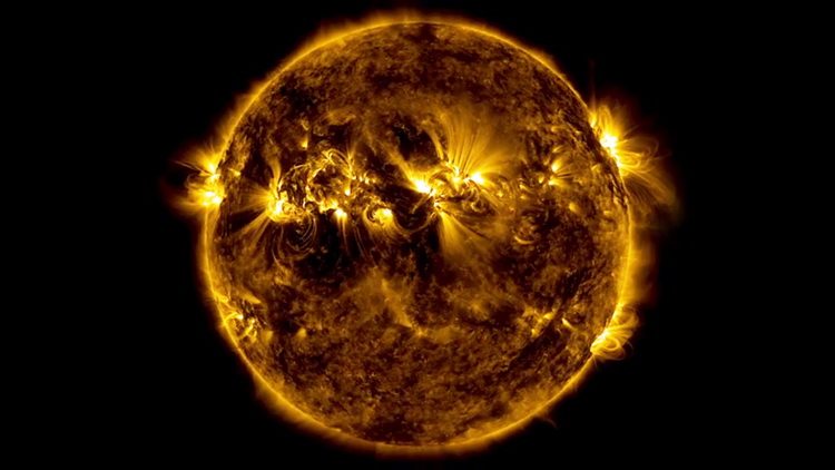 NASA HD snimak Sunca tokom jedne godine