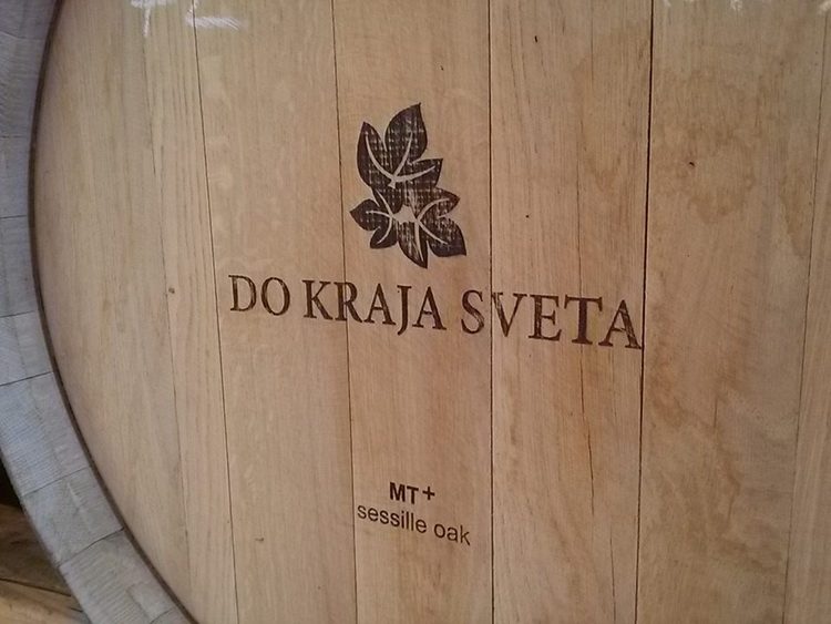 Vinarija i Podrum Do kraja Sveta - barik burad sa vinom