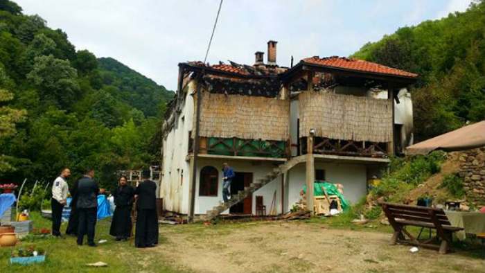 manastir kacapun požar